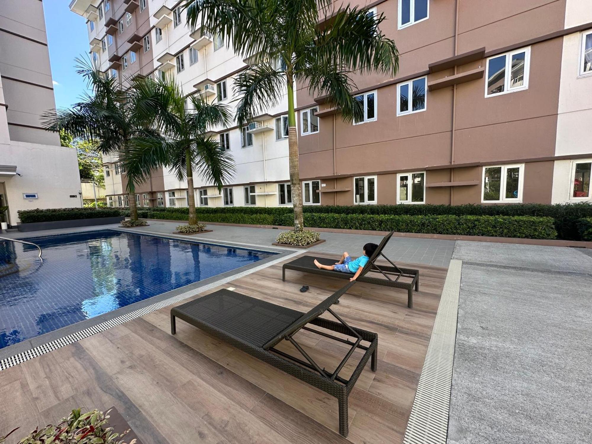 Starlight Suites Trece Martires Bagian luar foto