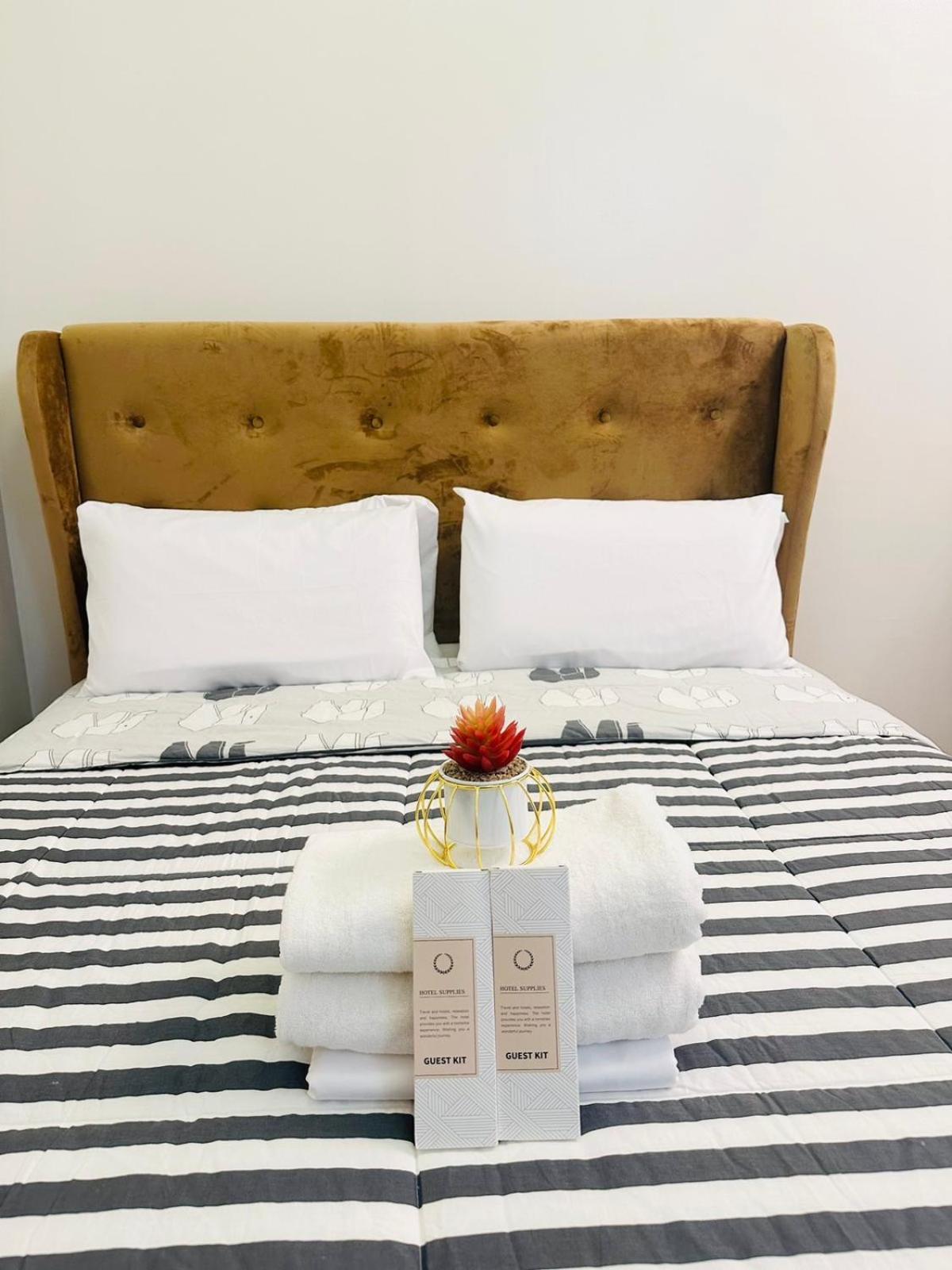 Starlight Suites Trece Martires Bagian luar foto