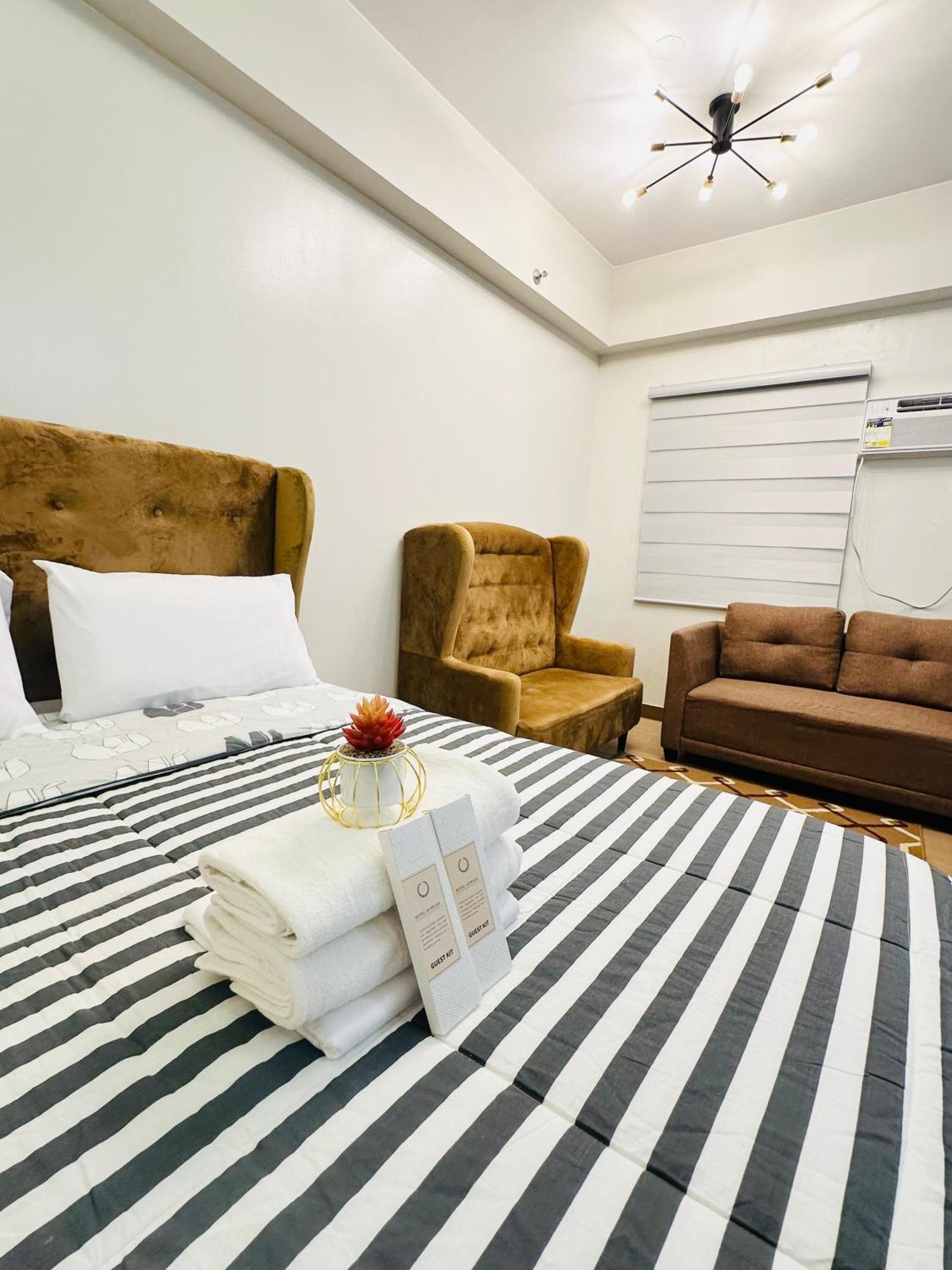 Starlight Suites Trece Martires Bagian luar foto