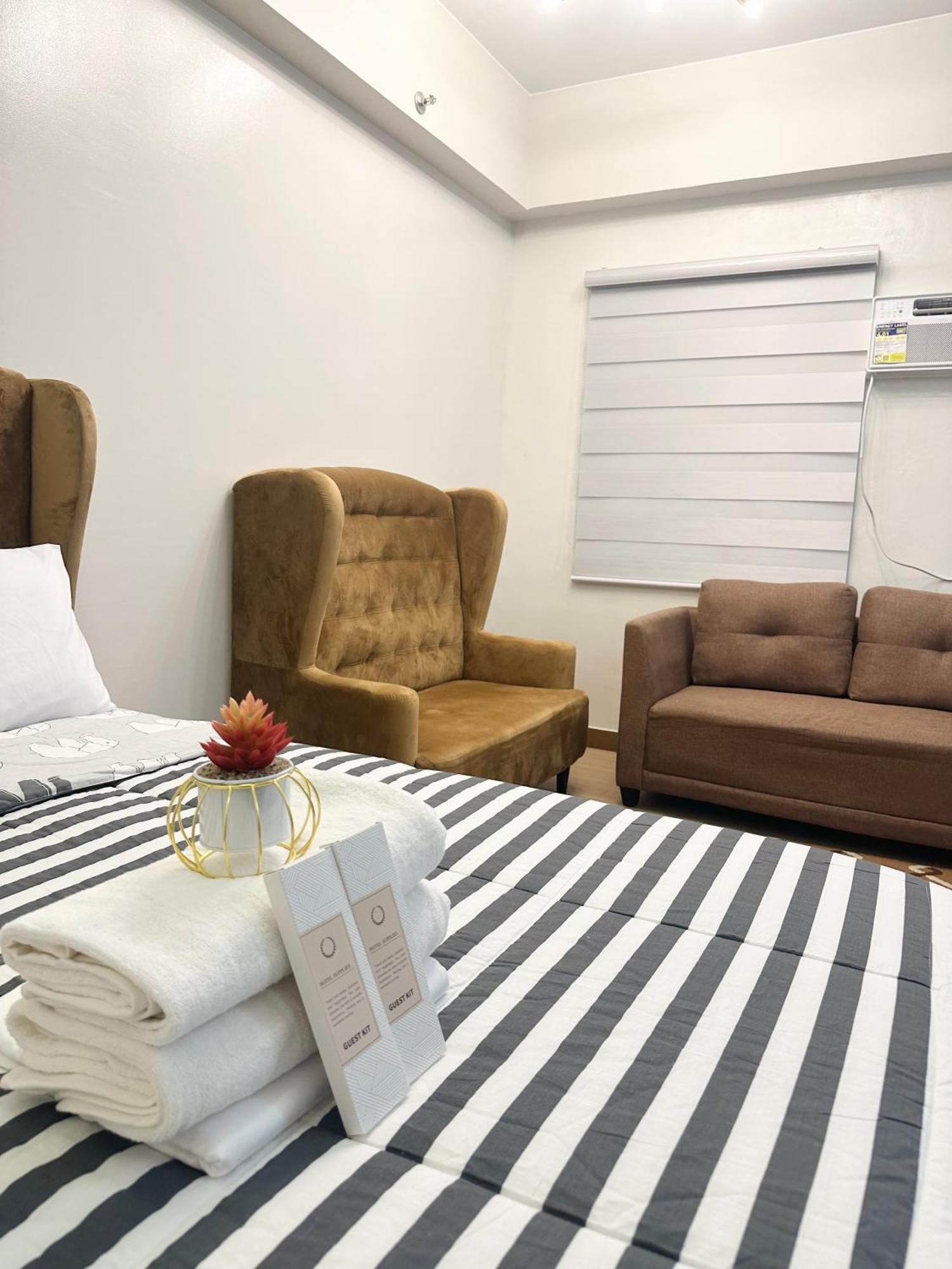 Starlight Suites Trece Martires Bagian luar foto