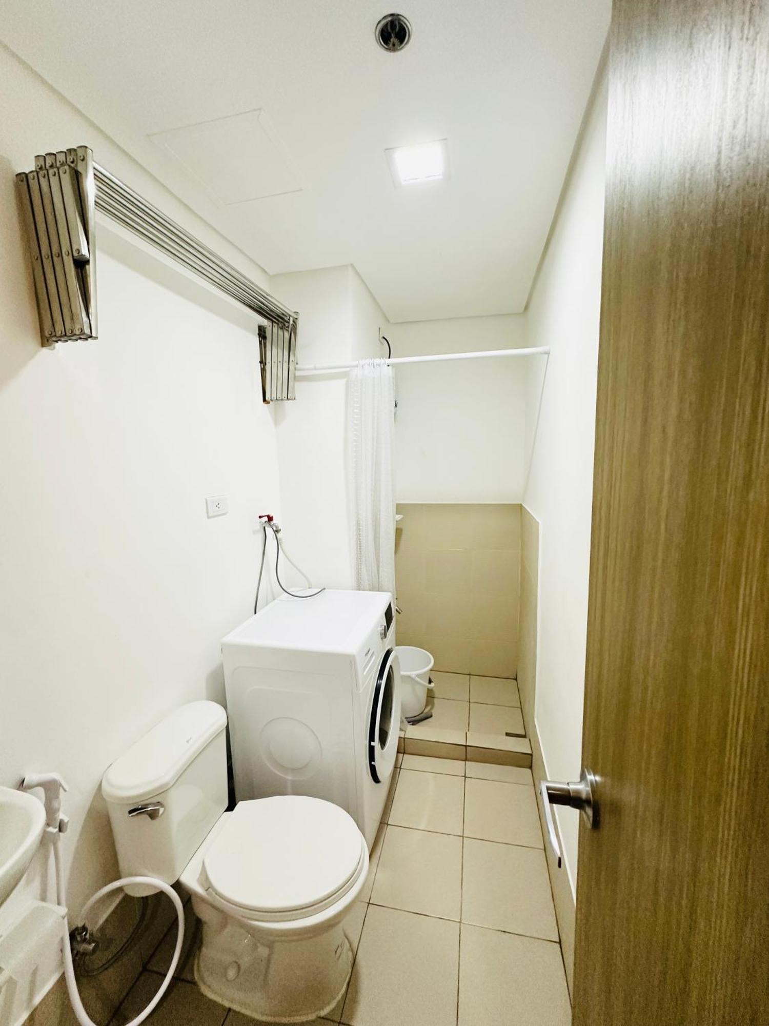 Starlight Suites Trece Martires Bagian luar foto