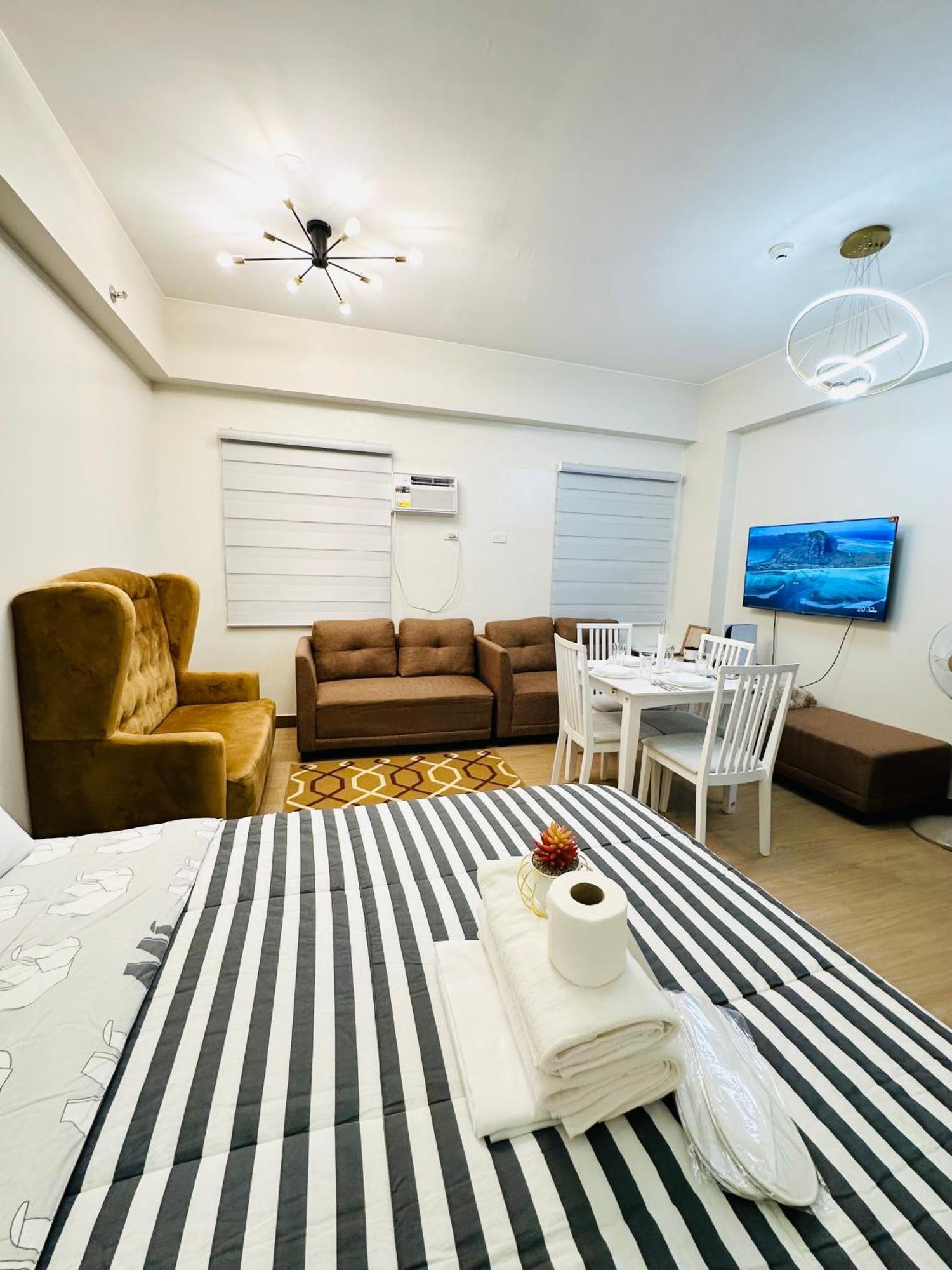 Starlight Suites Trece Martires Bagian luar foto