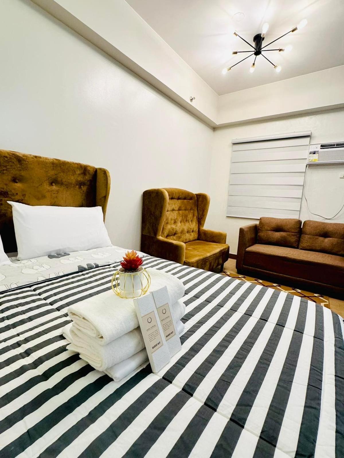 Starlight Suites Trece Martires Bagian luar foto