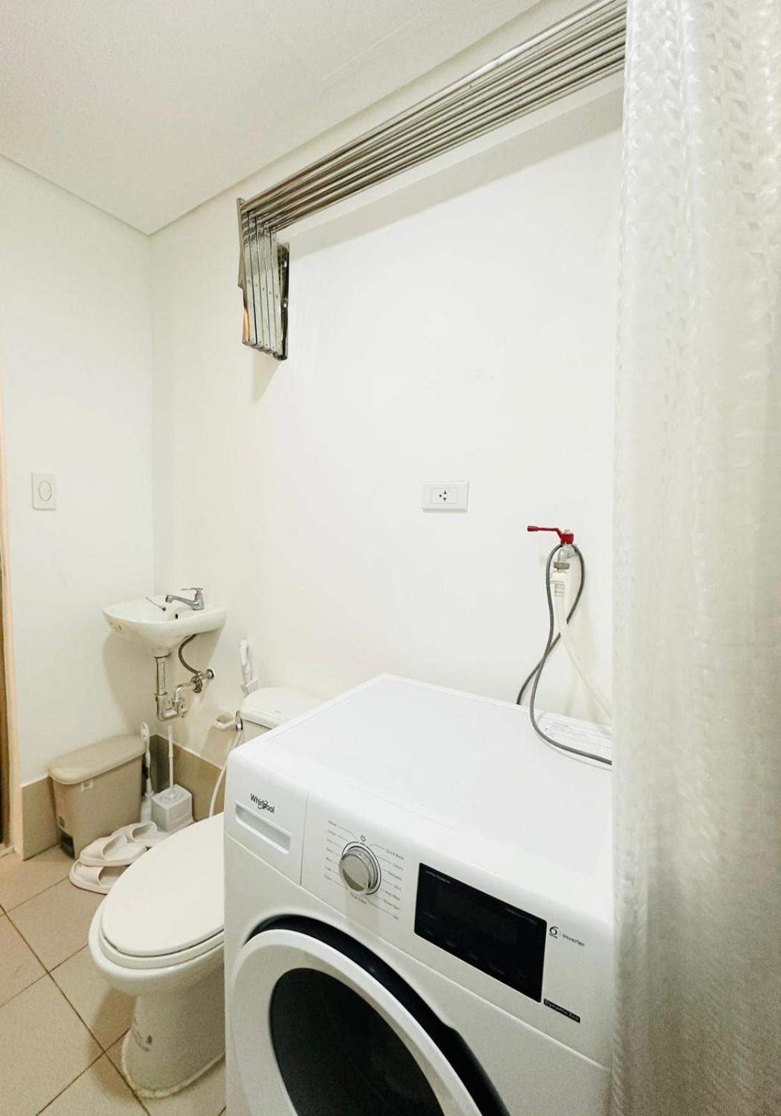 Starlight Suites Trece Martires Bagian luar foto
