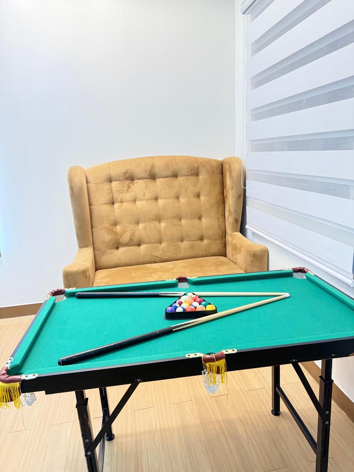 Starlight Suites Trece Martires Bagian luar foto